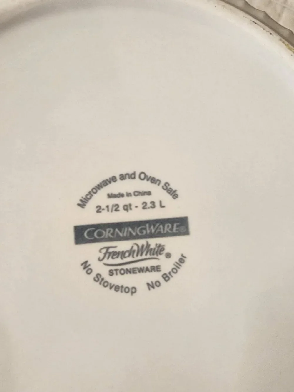 Corningware French White Casserole Dish 2.5 QT Glass Lid Plastic seal